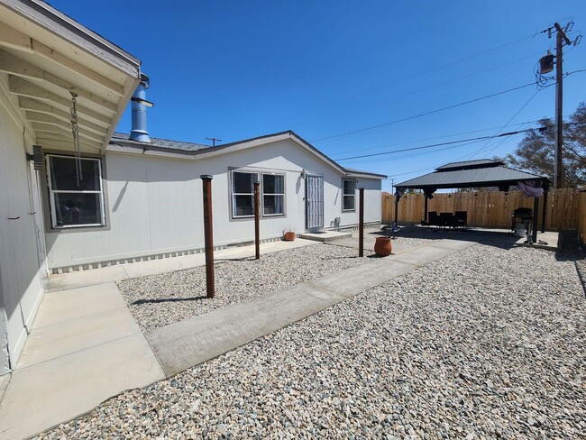6415 Lupine Ave in Twentynine Palms, CA - Building Photo - Building Photo