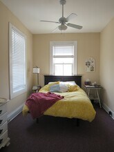938 Hatch St, Unit 2 in Cincinnati, OH - Foto de edificio - Building Photo