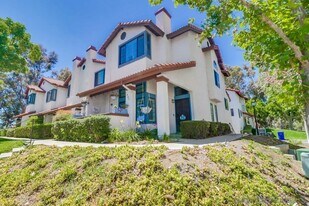 7880 Mission Vista Dr in San Diego, CA - Building Photo