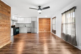 2122 Chew St in Houston, TX - Building Photo - Building Photo