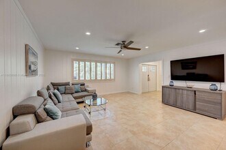 932 Polk St in Hollywood, FL - Building Photo - Building Photo