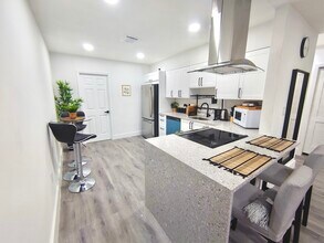 141 NE 183rd Ter, Unit 143 in Miami, FL - Building Photo - Building Photo