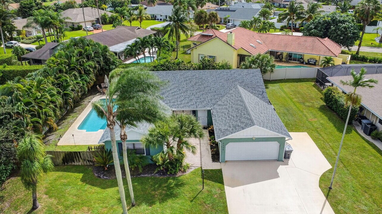 4248 Palo Verde Dr in Boynton Beach, FL - Foto de edificio