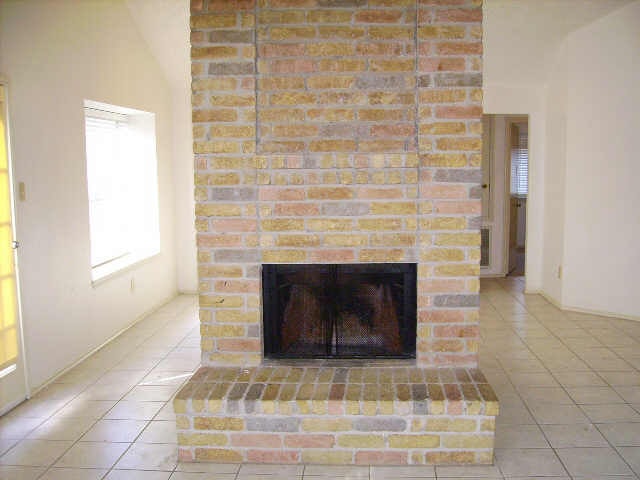 2046 Hickory Glen Dr in Missouri City, TX - Building Photo - Building Photo