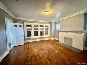 8790 Kimberly Ct, Unit 2 in Detroit, MI - Foto de edificio - Building Photo