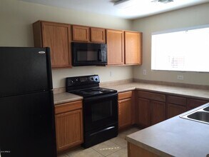 17041 W Marshall Ln in Surprise, AZ - Building Photo - Building Photo