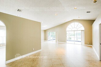 18031 SW 18th St in Miramar, FL - Foto de edificio - Building Photo