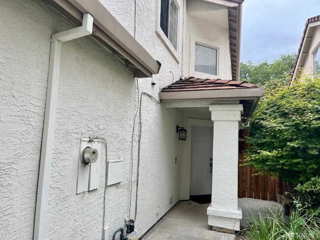 1713 Crater Peak Way in Antioch, CA - Building Photo - Building Photo