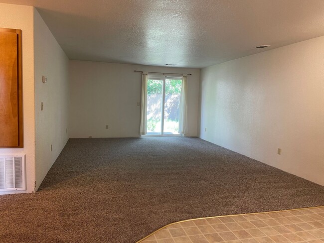 1409 SW Kokanee Ln in Grants Pass, OR - Building Photo - Building Photo