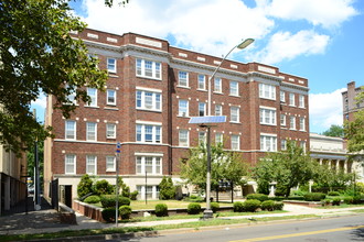 The Courtyard in East Orange, NJ - Building Photo - Building Photo