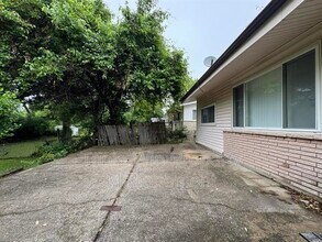 10655 Hallwood Dr in St. Louis, MO - Building Photo - Building Photo
