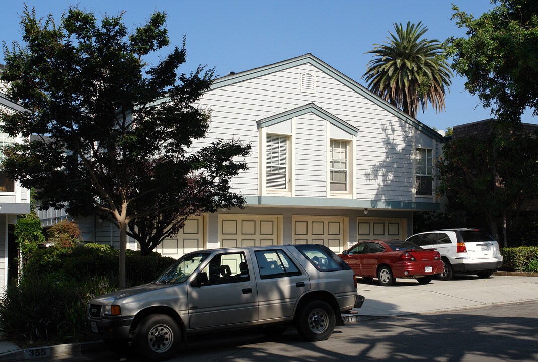 357 Virginia St in El Segundo, CA - Building Photo