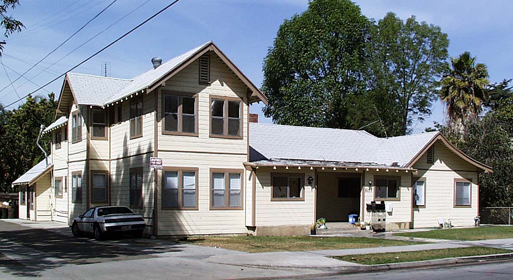 517 E Wilshire Ave in Fullerton, CA - Foto de edificio