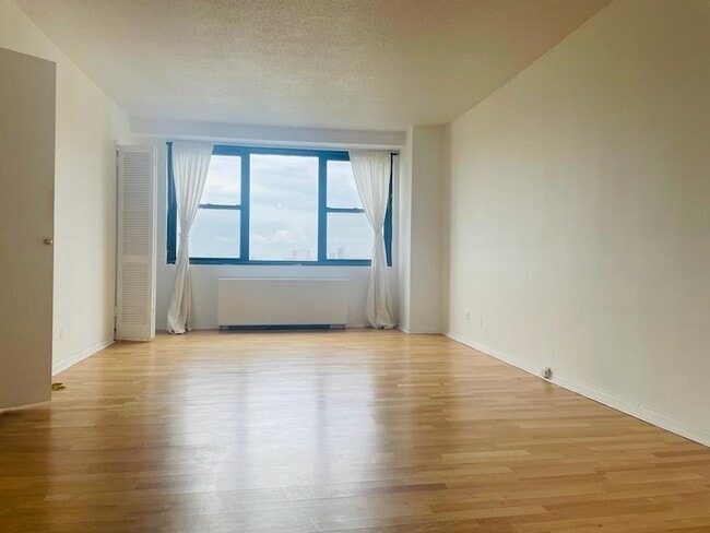 201 St Pauls Ave, Unit 6-609 in Jersey City, NJ - Building Photo - Building Photo