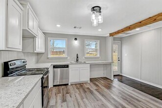 513 E Washington St in Denison, TX - Building Photo - Building Photo