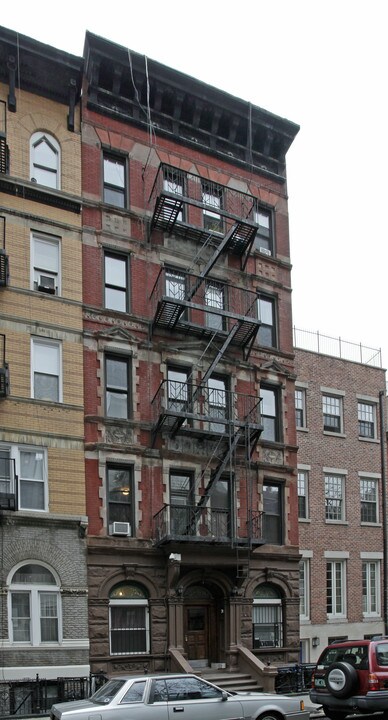 309 E 18th St in New York, NY - Building Photo