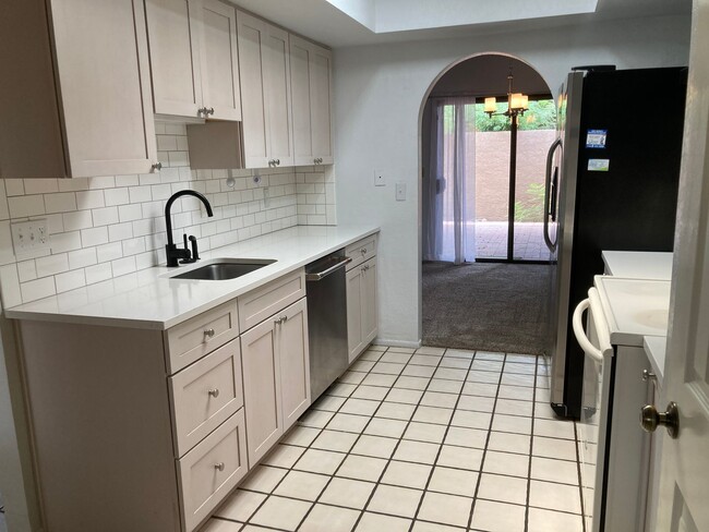 206 E Calle Turquesa in Oro Valley, AZ - Building Photo - Building Photo
