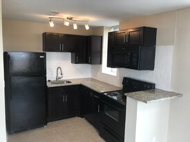 5500 Pershing Ave, Unit 12