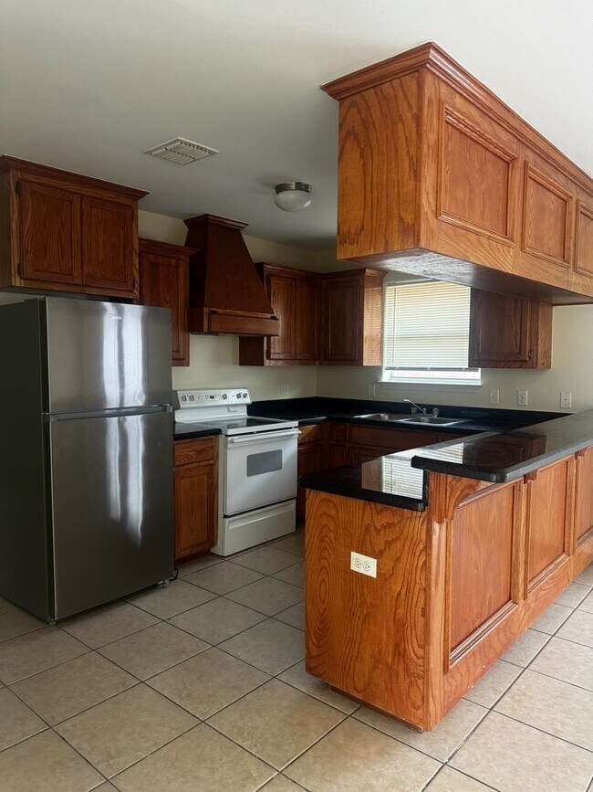 3703 Fairmont Ave in Pharr, TX - Building Photo - Building Photo