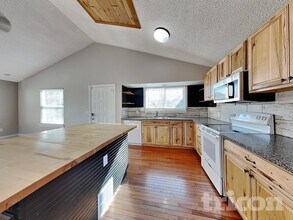 5045 S Ventura St in Aurora, CO - Foto de edificio - Building Photo