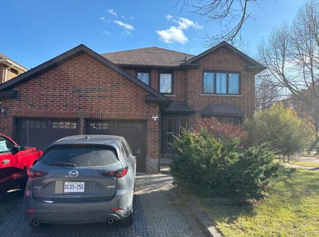 207 Gwendolyn St in Pickering, ON - Building Photo - Building Photo