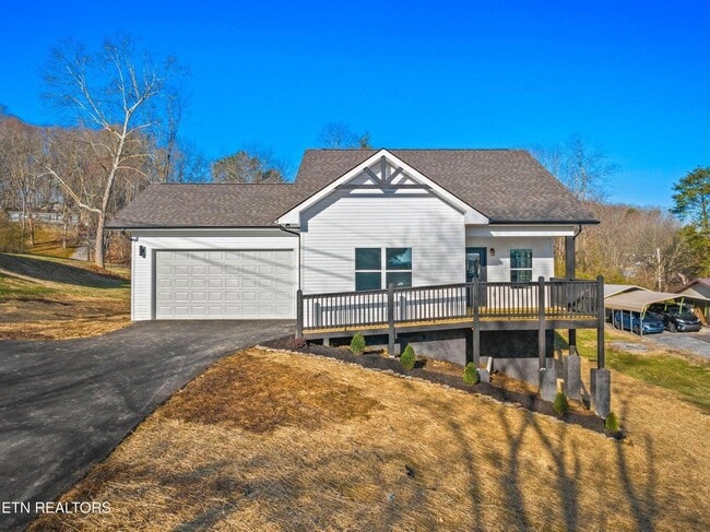 property at 2319 Island Blvd