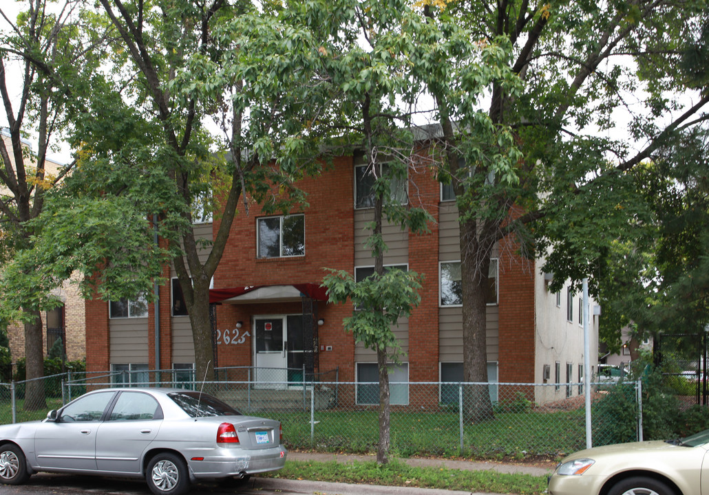 2625 1st Ave S in Minneapolis, MN - Foto de edificio