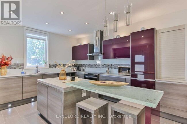 11 Garnet Ave