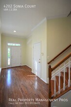 4202 Sonia Ct in Alexandria, VA - Foto de edificio - Building Photo