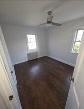 11 Lawrence Ave in Malverne, NY - Foto de edificio - Building Photo