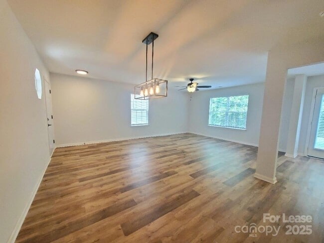 5709 Kelden Walker Ln in Charlotte, NC - Building Photo - Building Photo