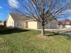 3906 SW Chartwell Ct in Lee's Summit, MO - Building Photo