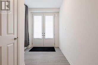 48 Sparrow Wy in Adjala-Tosorontio, ON - Building Photo - Building Photo