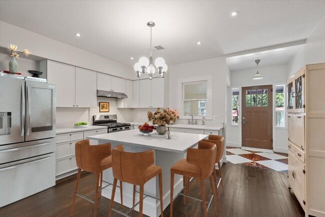 property at 603 Crockett St