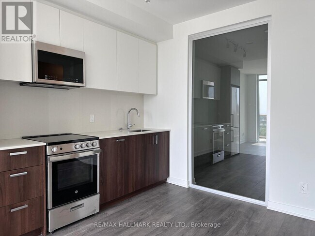1787-1787 St Clair Ave W in Toronto, ON - Building Photo - Building Photo