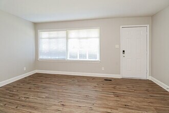 3912 Broadview Dr in Charlotte, NC - Foto de edificio - Building Photo