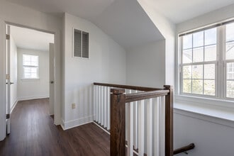 Estling Village in Denville, NJ - Foto de edificio - Interior Photo