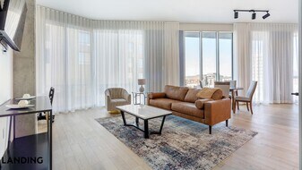 143 E Commerce St in San Antonio, TX - Building Photo