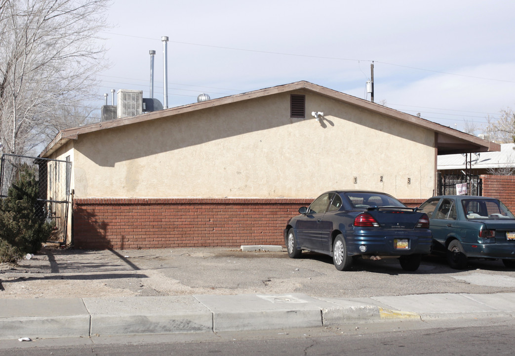 123-127 General Arnold St NE in Albuquerque, NM - Building Photo