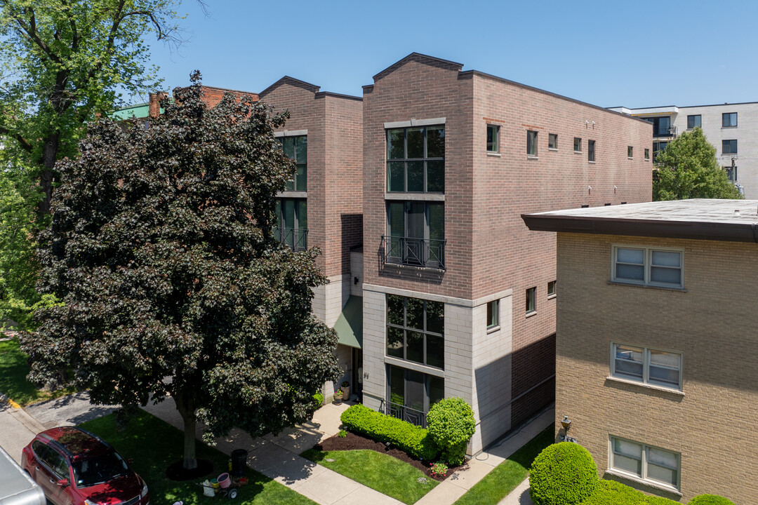 212 Marengo Ave in Forest Park, IL - Foto de edificio