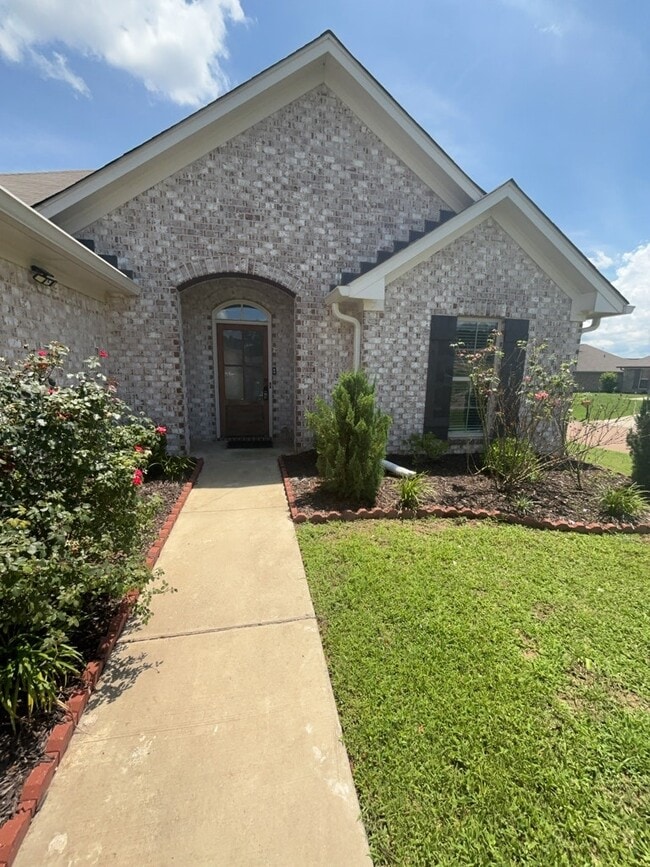 1502 Arcadia Ln in Brandon, MS - Building Photo - Building Photo