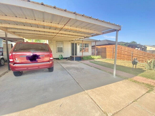 2611 Colgate St in Lubbock, TX - Building Photo - Building Photo