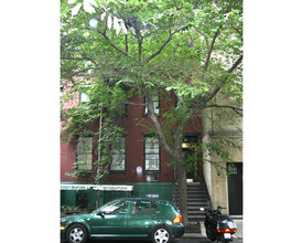 133 W 13th St in New York, NY - Building Photo - Building Photo