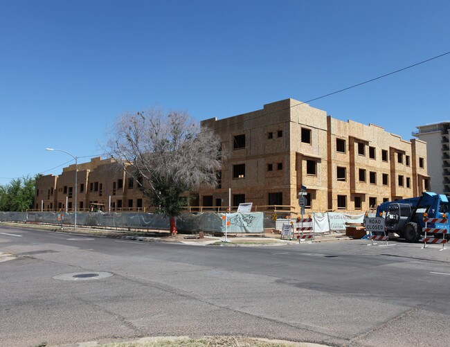 Lofts at McKinley in Phoenix, AZ - Foto de edificio - Building Photo