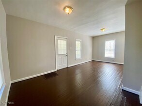 328 Lease St in Akron, OH - Building Photo - Building Photo