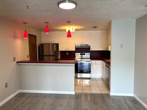364 Neponset St in Canton, MA - Building Photo - Building Photo
