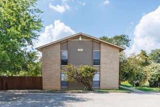 229 Craddock Ave in San Marcos, TX - Building Photo - Building Photo