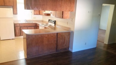 985 Salem St-Unit -#6 in Chico, CA - Foto de edificio - Building Photo