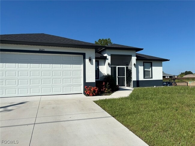 2025 Churchill Ave N in Lehigh Acres, FL - Building Photo - Building Photo