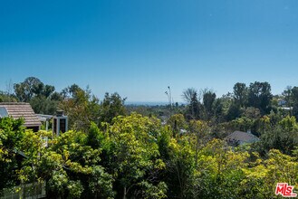 615 N Saltair Ave in Los Angeles, CA - Building Photo - Building Photo